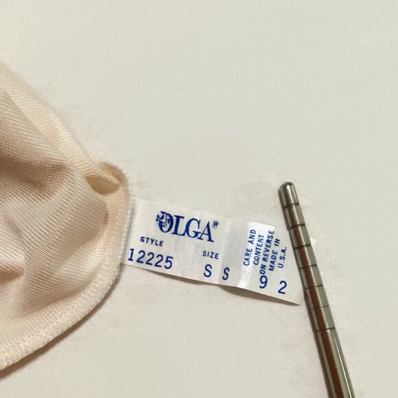 Vintage Olga Ladies Half Slip Sz Small Lace Hem Beige Silky Feel USA Made #12225 - Picture 6 of 6
